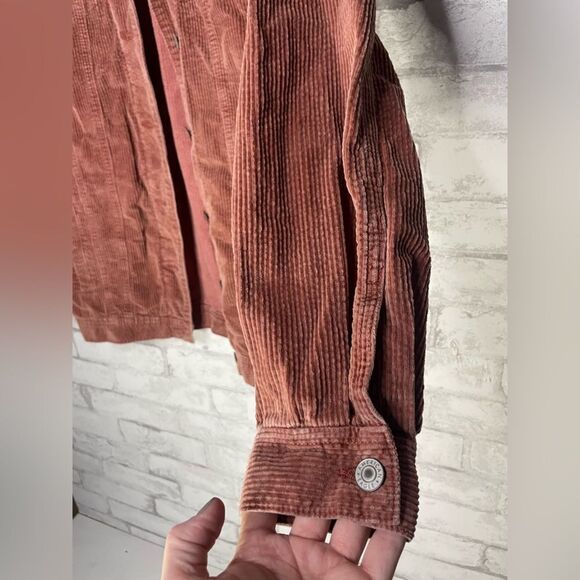 American Eagle Women’s Rustic Colored Ribbed Corduroy Button up Jacket - Picture 3 of 6